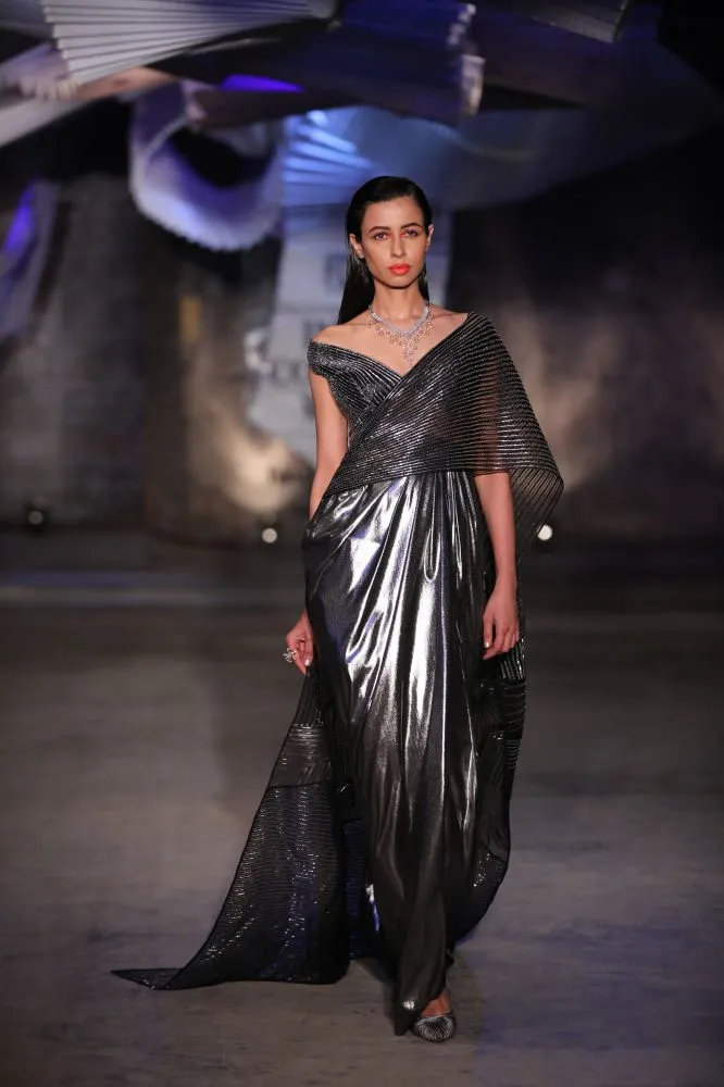 FDCI 2019 में ड‍िजाइनर अमित अग्रवाल की शो स्टॉपर बनी कियारा आडवाणी