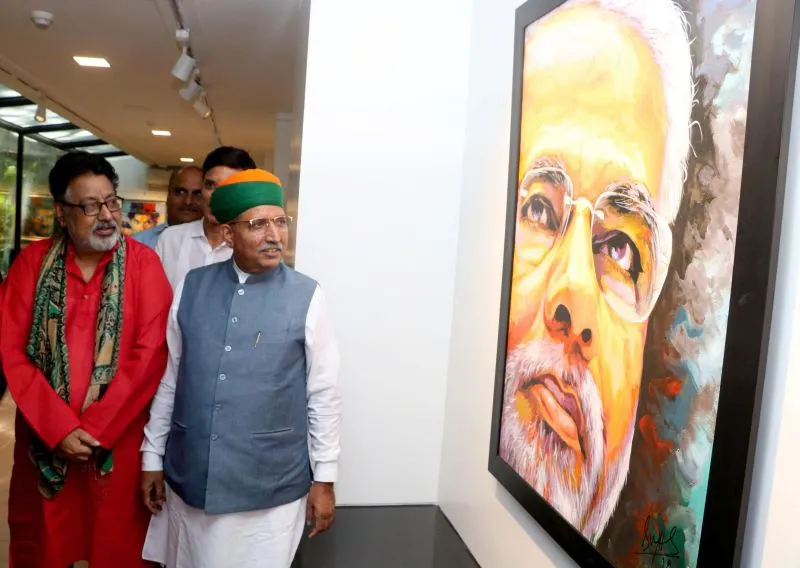 केंद्रीय मंत्री अर्जुन राम मेघवाल ने मुंबई में गोपाल व्यास कला प्रदर्शनी का उद्घाटन किया