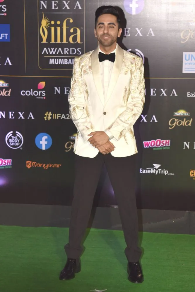 IIFA Awards 2019: आलिया-रणबीर, दीपिका-रणवीर से लेकर विक्की से सारा तक, जानिए किसे मिला कौन सा अवॉर्ड