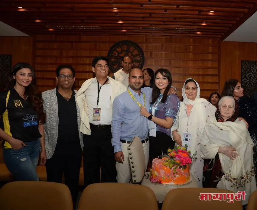 Daisy Shah, Shaji Ul Mulk, Farooqui, Adnan Ul Mulk with Nida Farooqui 
