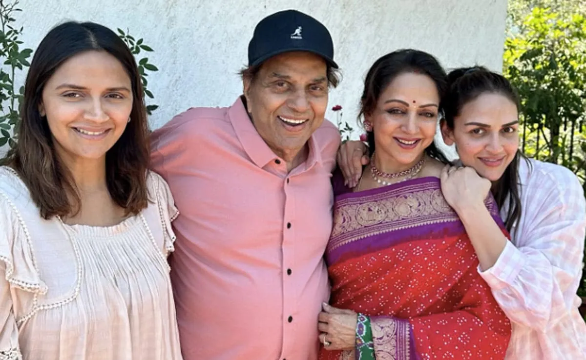 On Hema Malini And Dharmendra's Wedding Anniversary, Daughter Esha Deol  Shares Cute Post: "Stay Together Forever"