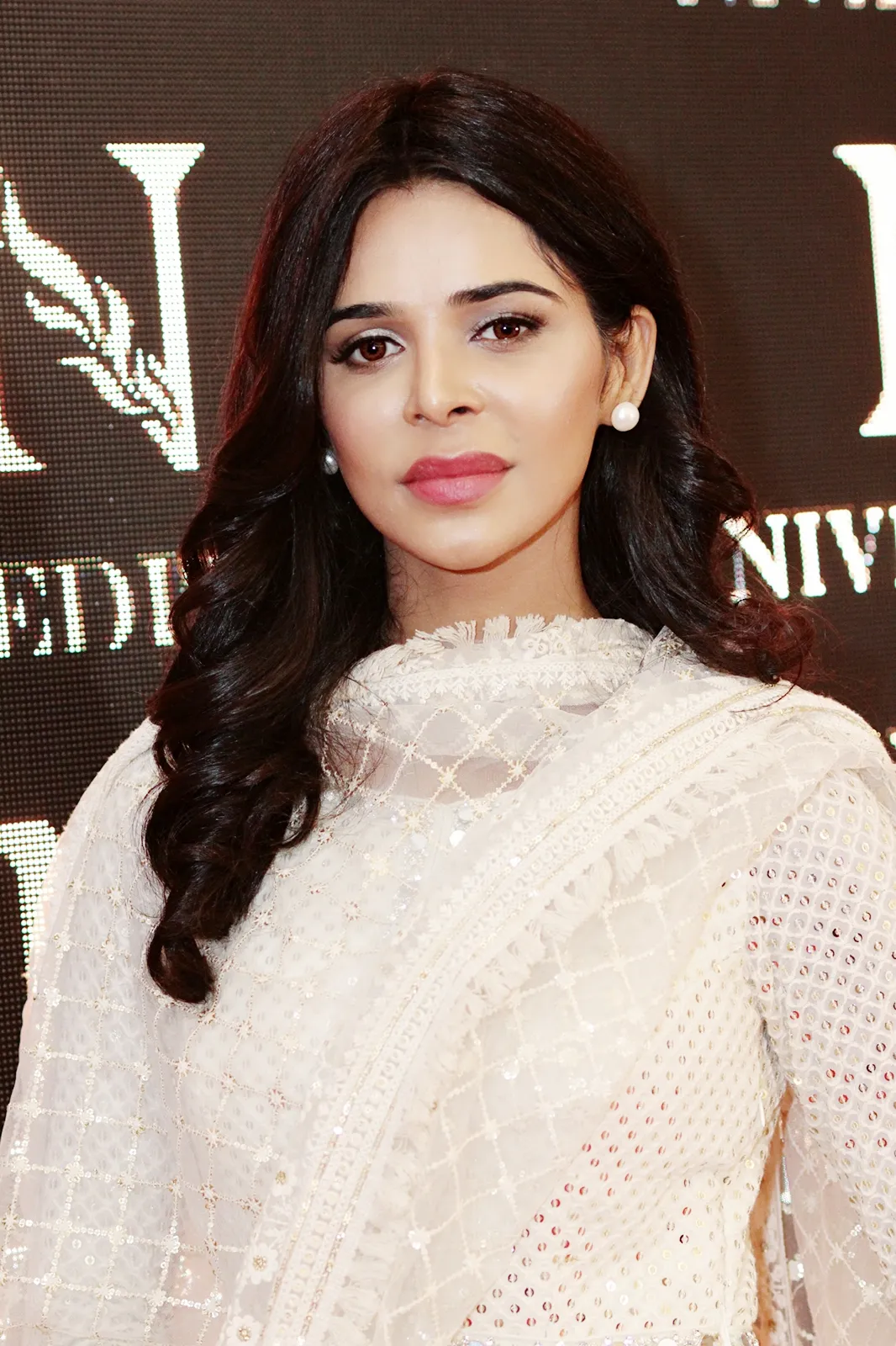 मॉडल एवं एक्ट्रेस निवेदिता चंदेल, अब एक फैशन एन्ट्रप्रेनेर और संगीतज्ञ बनने की ओर अग्रसर