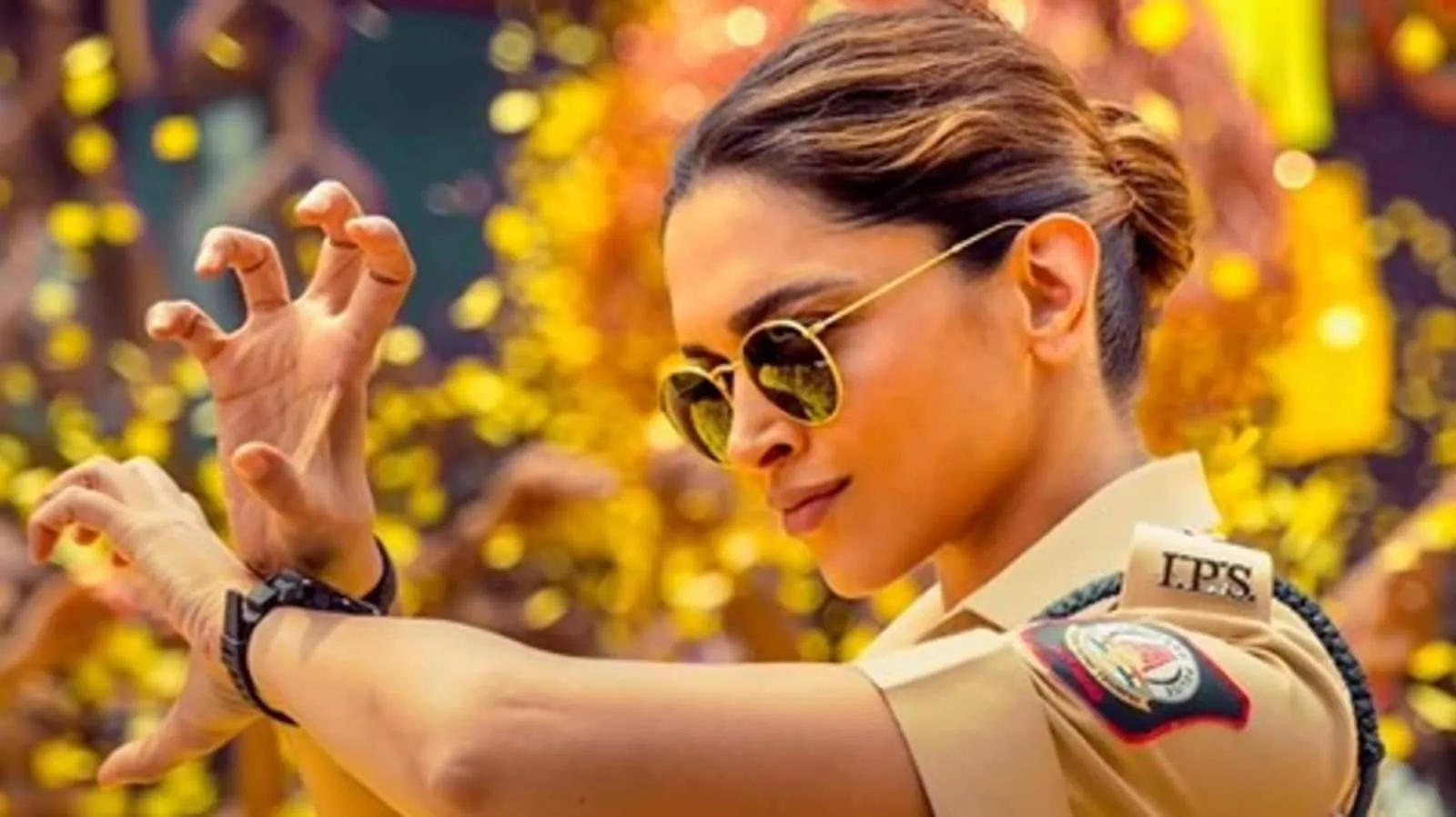 Deepika Padukone in cop avatar recreates Ajay Devgn's iconic pose in Singham  Again pic: Rohit Shetty calls her 'my hero' | Bollywood - Hindustan Times