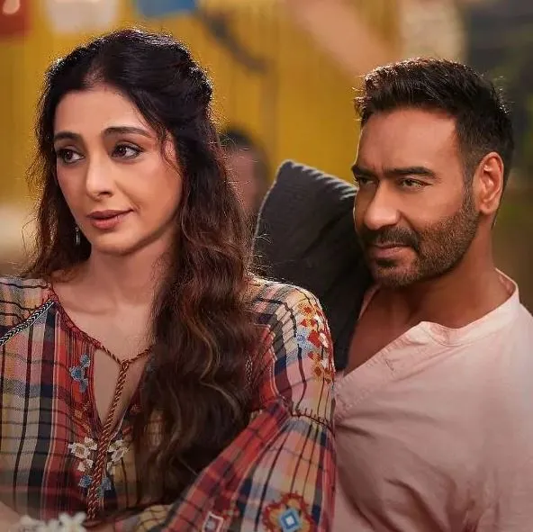 Tabu had said the reason for not getting married, said - I am single  because of Ajay Devgan, even if a boy talks, he used to beat him | 49 की  हुईं