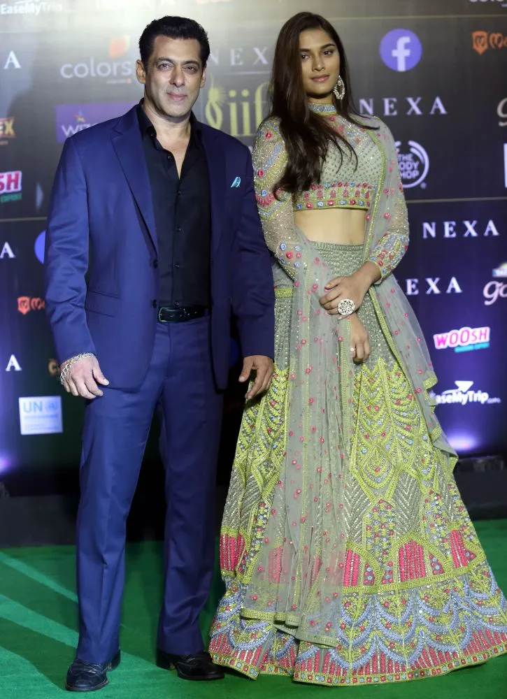 IIFA Awards 2019: आलिया-रणबीर, दीपिका-रणवीर से लेकर विक्की से सारा तक, जानिए किसे मिला कौन सा अवॉर्ड