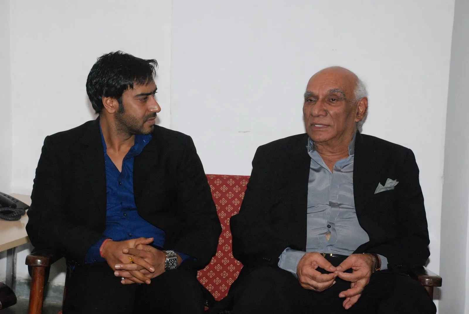 अजय देवगन और आदित्य चोपड़ा ने सालों की दुश्मनी भुलाकर एक साथ फिल्म करने का किया फैसला।
