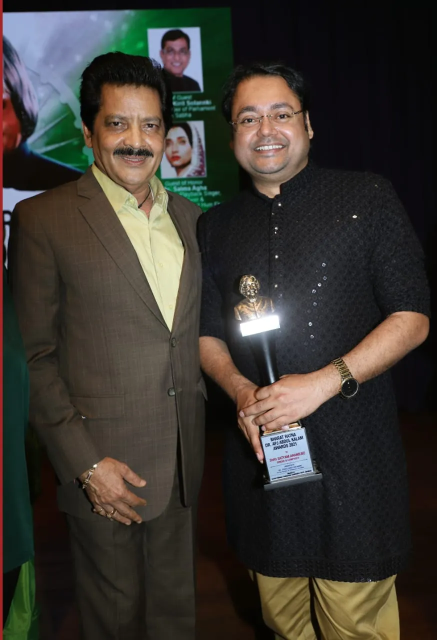 गायक संगीतकार सत्यम आनंदजी को भारत रत्न डॉ.एपीजे अब्दुल कलाम पुरस्कार 2021 से किया गया समानित