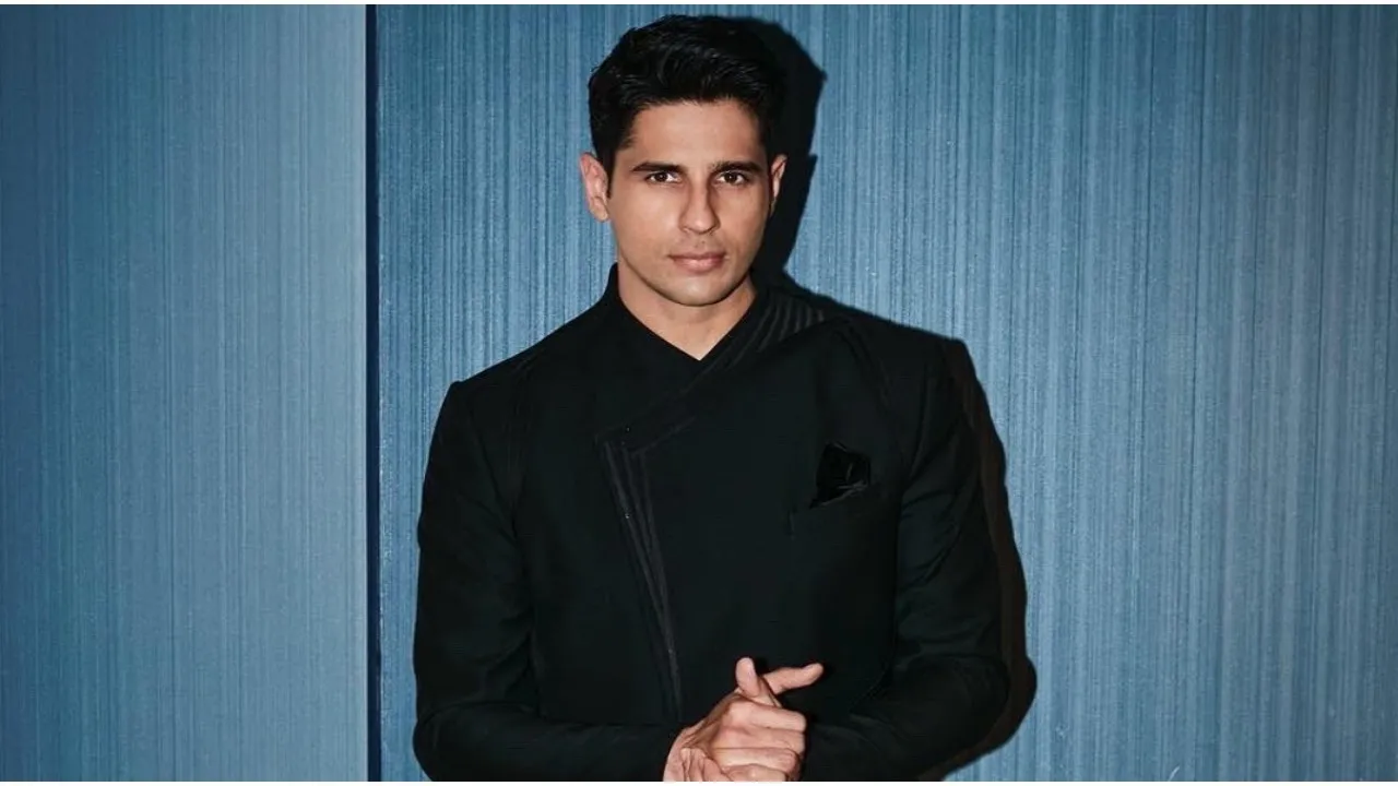 EXCLUSIVE: Sidharth Malhotra in talks with Panchayat director Deepak Mishra;  Ekta Kapoor to produce | PINKVILLA