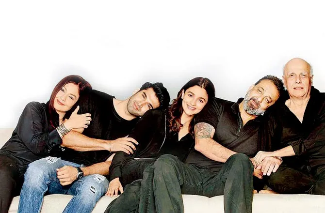 ‘सड़क 2’ निराशाजनक कहानी व निर्देशन.