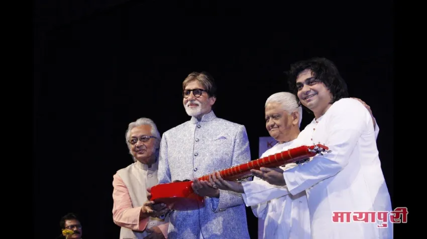 Kartick Kumar, Amitabh Bachchan, Pyarelal Sharma, Niladri Kumar
