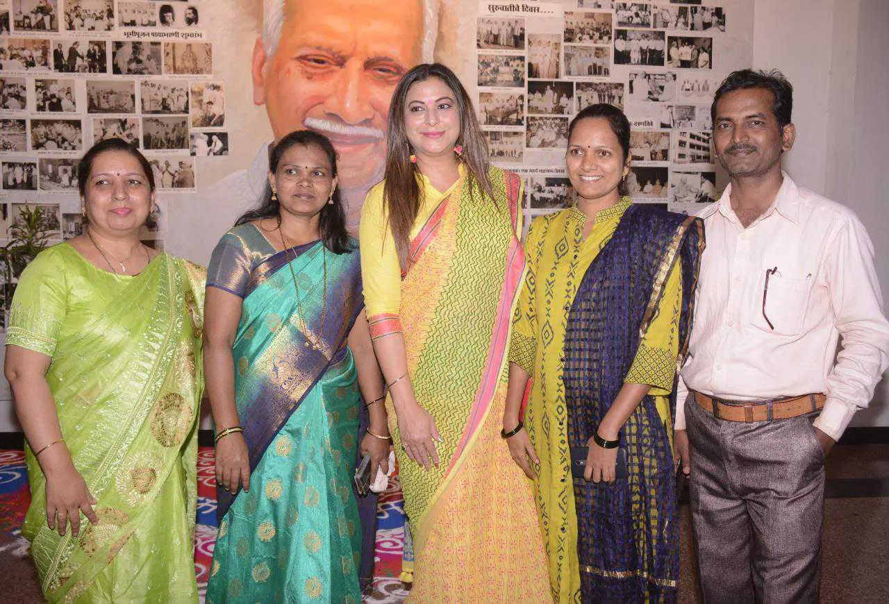 श्रीराम मन्त्री ग्रन्थ दिंडी यात्रा में शामिल हुई गुरप्रीत कौर चड्ढा और स्वरुप सम्पत