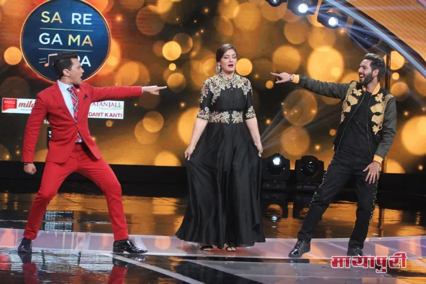 Aditya Narayan, Sahil Solanki along with the diva Raveena Tondon grooves to Tu cheez badi