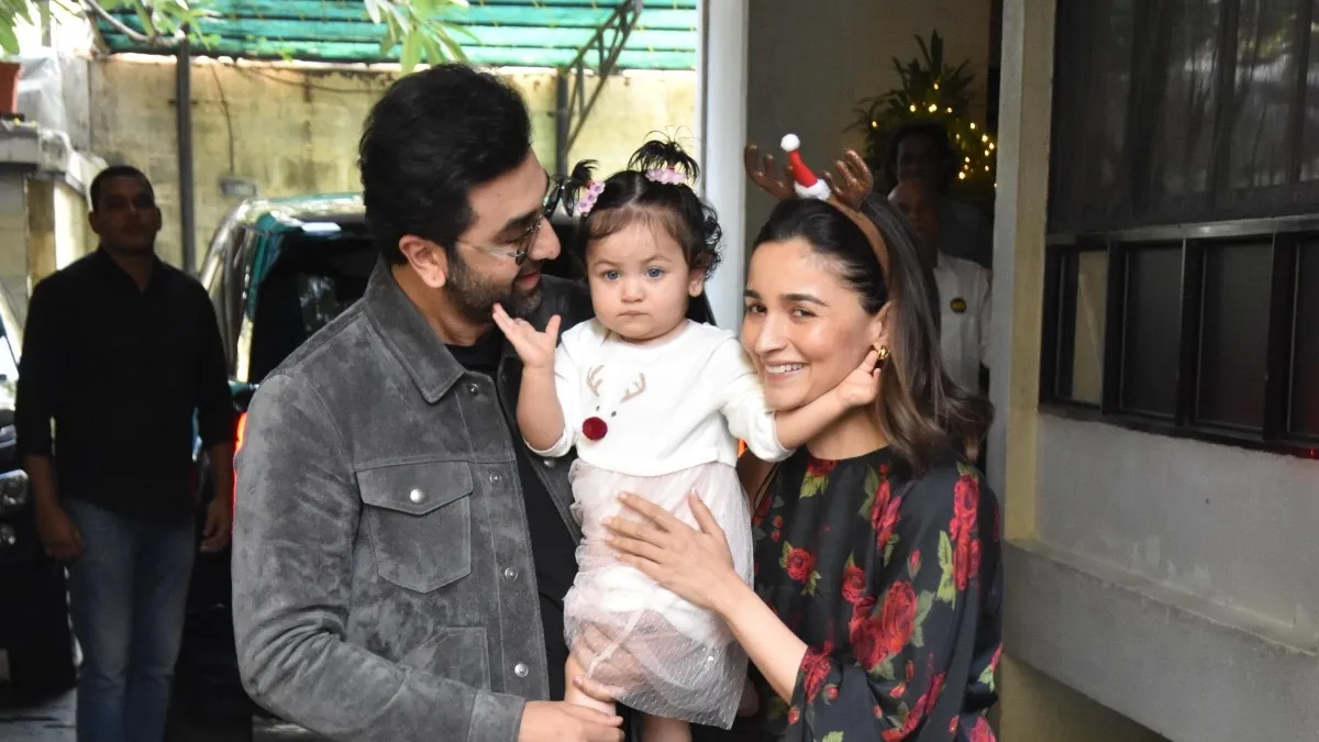 Pics: Alia Bhatt, Ranbir Kapoor finally reveal daughter Raha's face on  Christmas - India Today