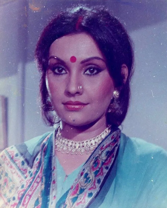 मशहूर अभिनेत्री विद्या सिन्हा का निधन, अंतिम संस्कार में पहुंचे ये सेलेब्स