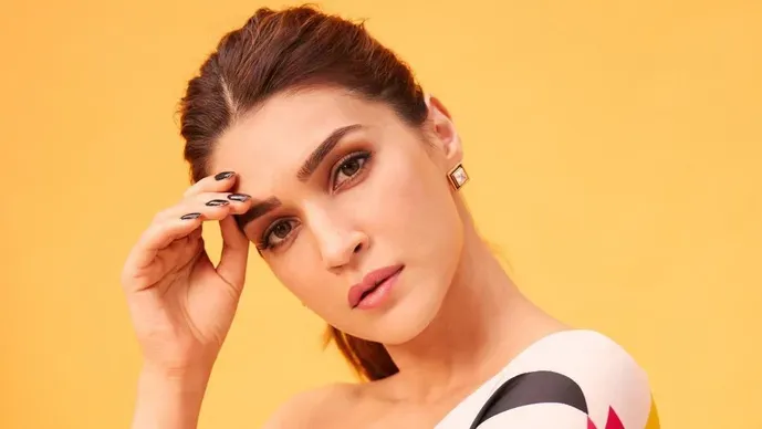 Kriti Sanon ने कहा 'हीरोपंती' के बाद 'टाइगर दीदी' बुलाते थे लोग, बोलीं-  लोगों को नाम याद होने में वक्त लगता है - kriti sanon was called tiger didi  after heropanti debut