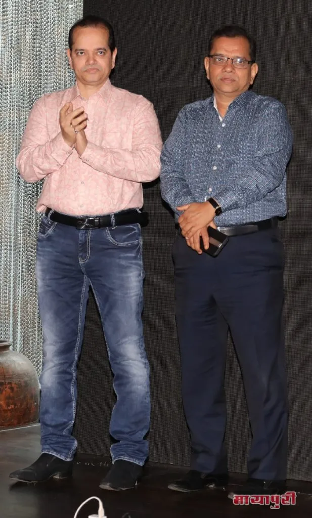  Champak Jain and Ramesh Jain 