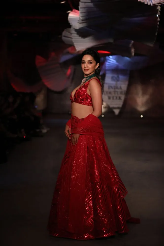 FDCI 2019 में ड‍िजाइनर अमित अग्रवाल की शो स्टॉपर बनी कियारा आडवाणी