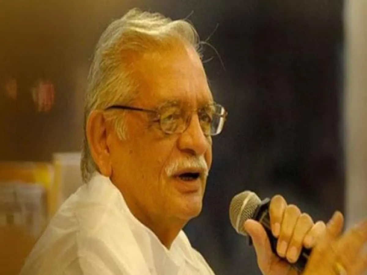 Gulzar sahab visit Pakistan a man offer 5 rupees read full incident Must  Read - Entertainment News India जब Gulzar sahab को एक पाकिस्तानी ने  कहा-'यहां आया है तो ले 5 रुपये