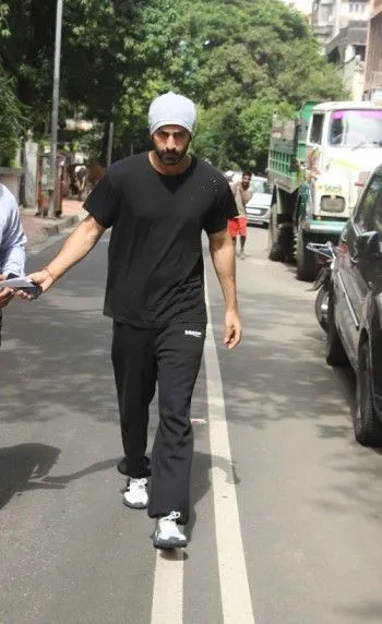 ranbir kapoor just wore joggers worth  rs 48 000 for a simple haircut
