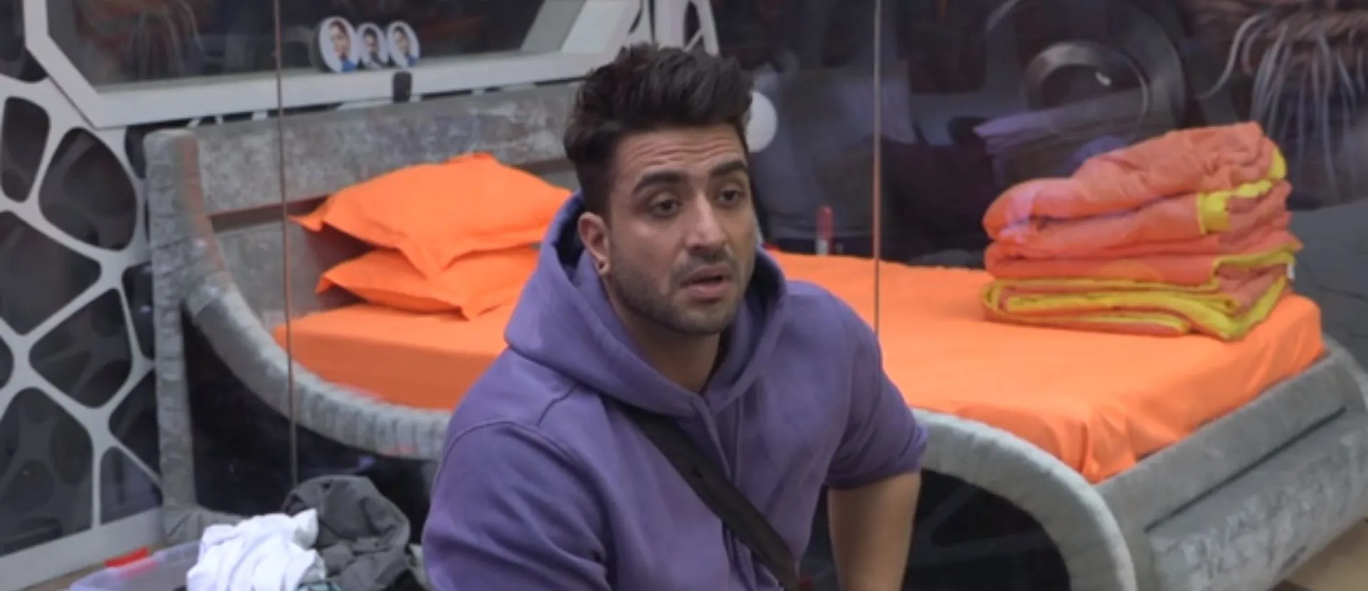 बिग बॉस हाउस से रेड जोन हुआ गायब, राहुल वैद्य की बातों से हर्ट हुई निक्की तंबोली