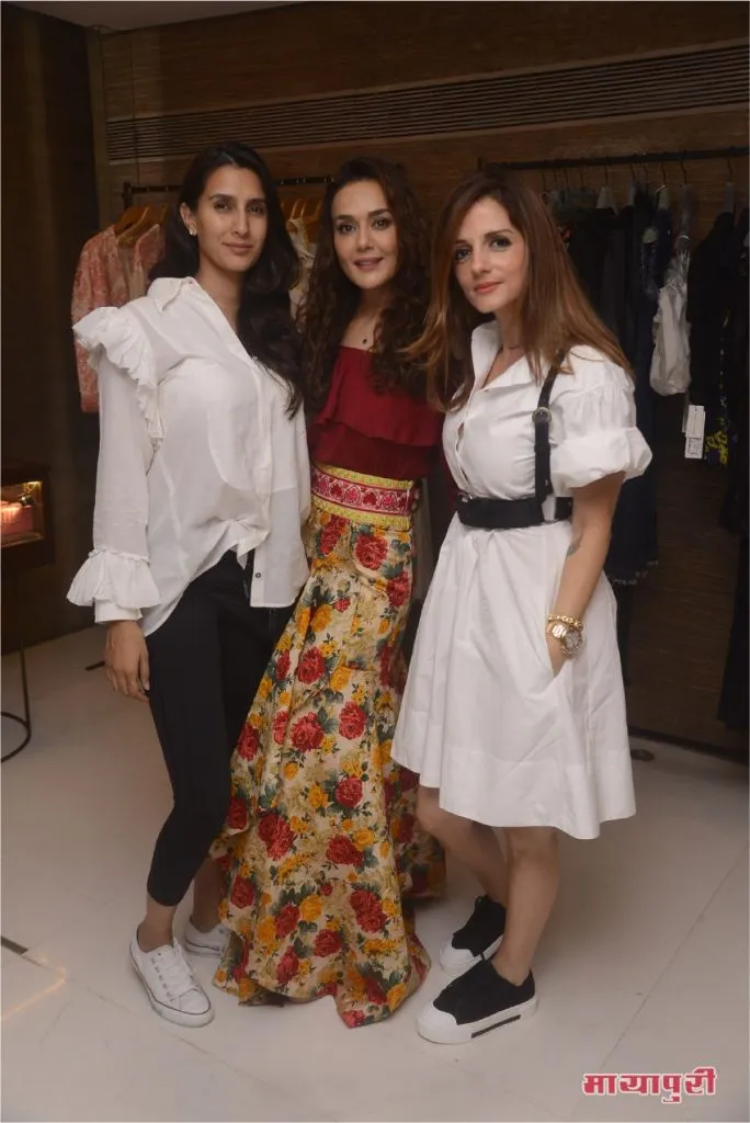 Pragya Kapoor, Preity Zinta and Sussanne Khan