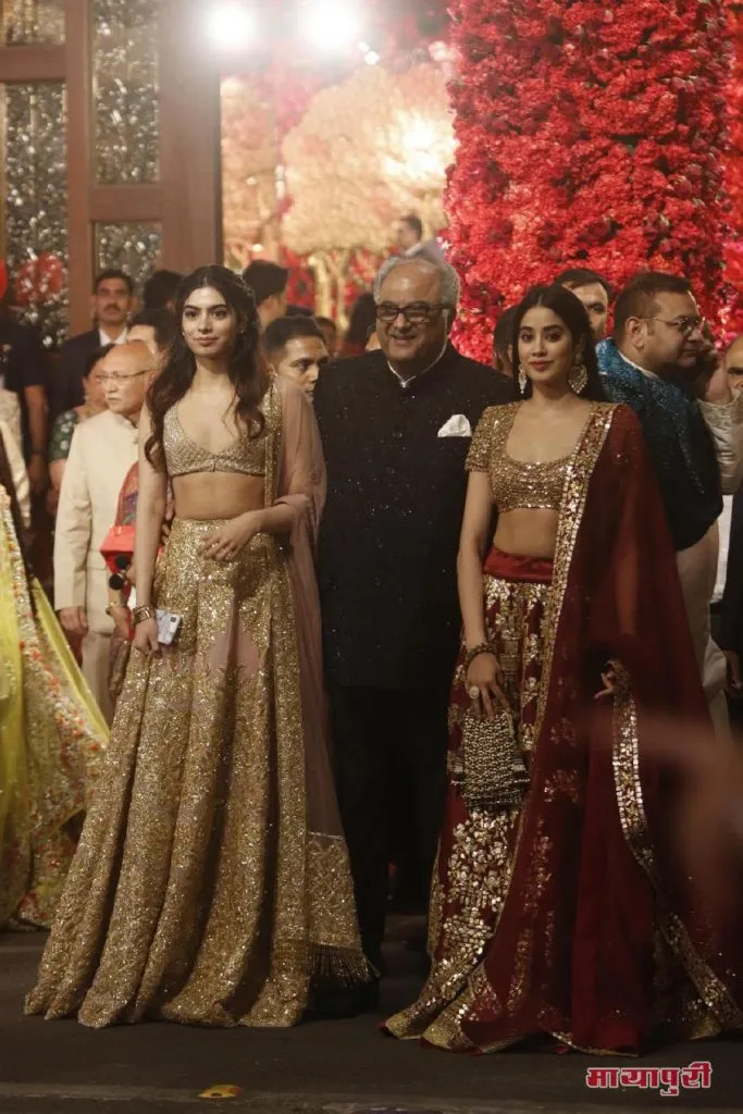 Khushi Kapoor, Boney Kapoor, Jahnvi Kapoor