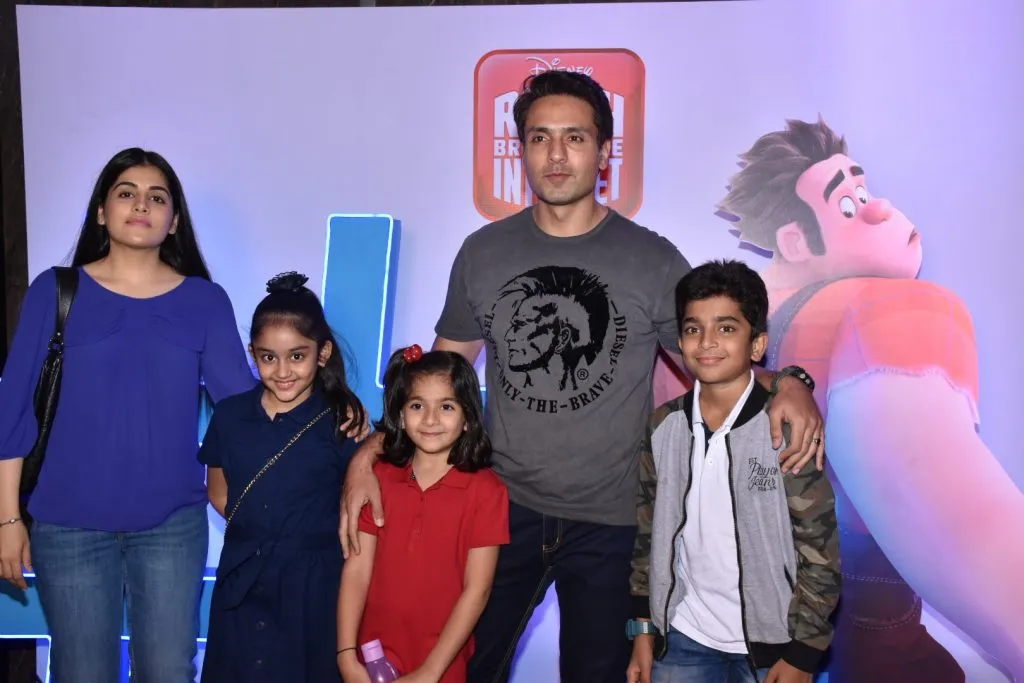 Iqbal Khan with wife and his kids