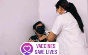 Shatrughan Sinha और Daisy Shah ने लगवाई कोरोना वैक्सीन