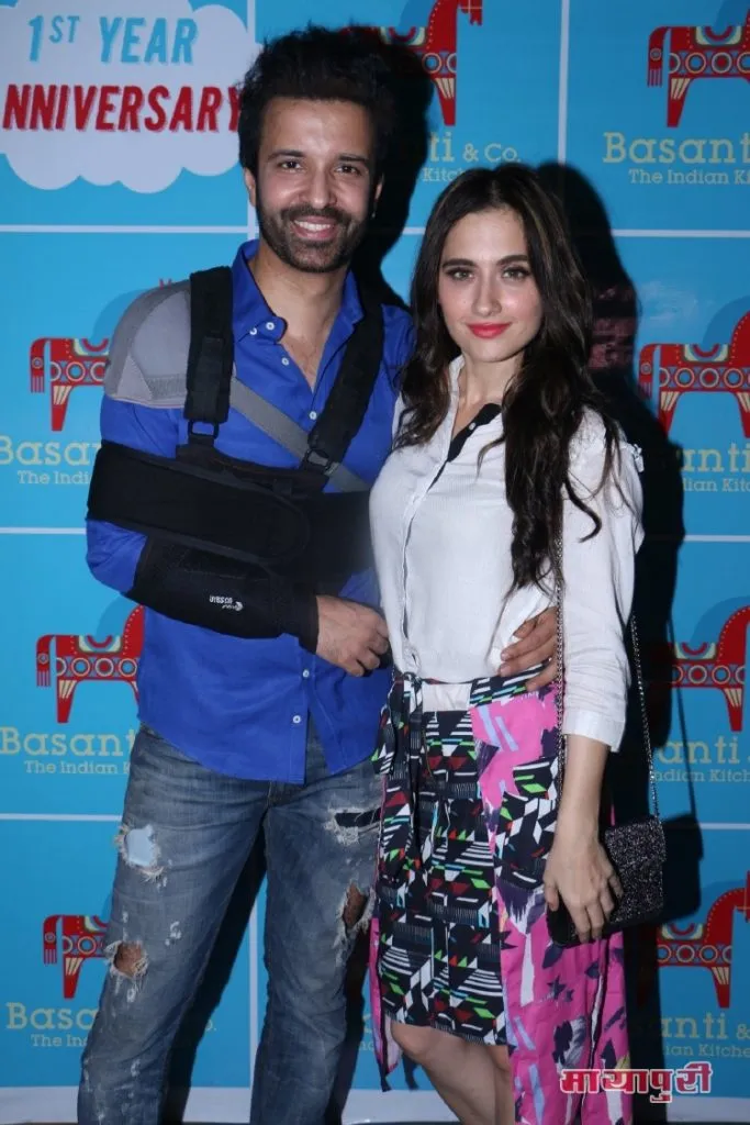 Aamir Ali and Sanjeeda posing on Baggi