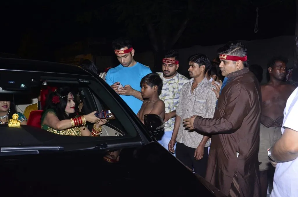 Radhe Maa Celebrates With Poor People