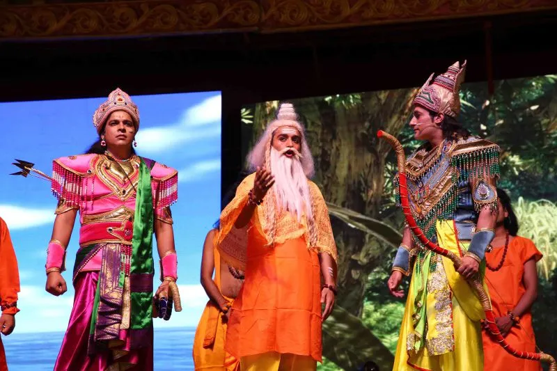 लवकुश रामलीला में तीसरे दिन अहिल्या उद्धार, धनुष विखंडन और सीता स्वयंवर का मनोहारी मंचन