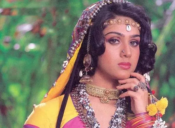 Veteran Actress Meenakshi Seshadri New Photos Comes Out - 17 साल की उम्र  में ये हीरोइन बनी थीं मिस इंडिया, देखिये आजकल कहां हैं? - Firkee.in