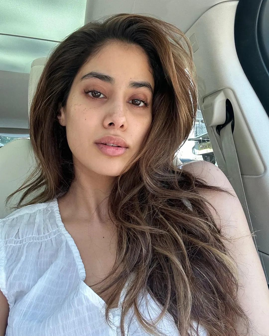 Actress Janhvi Kapoor shared her no makeup look-m.khaskhabar.com