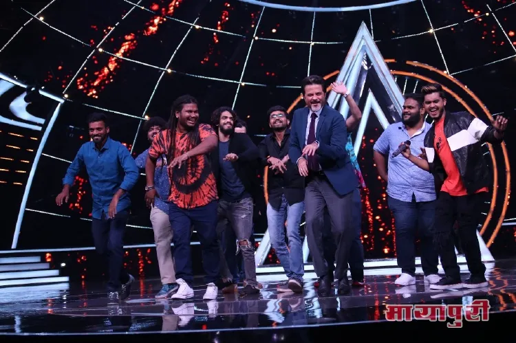 Contestant Kunal Pandit dances to My name is Lakhan with Anil Kapoor