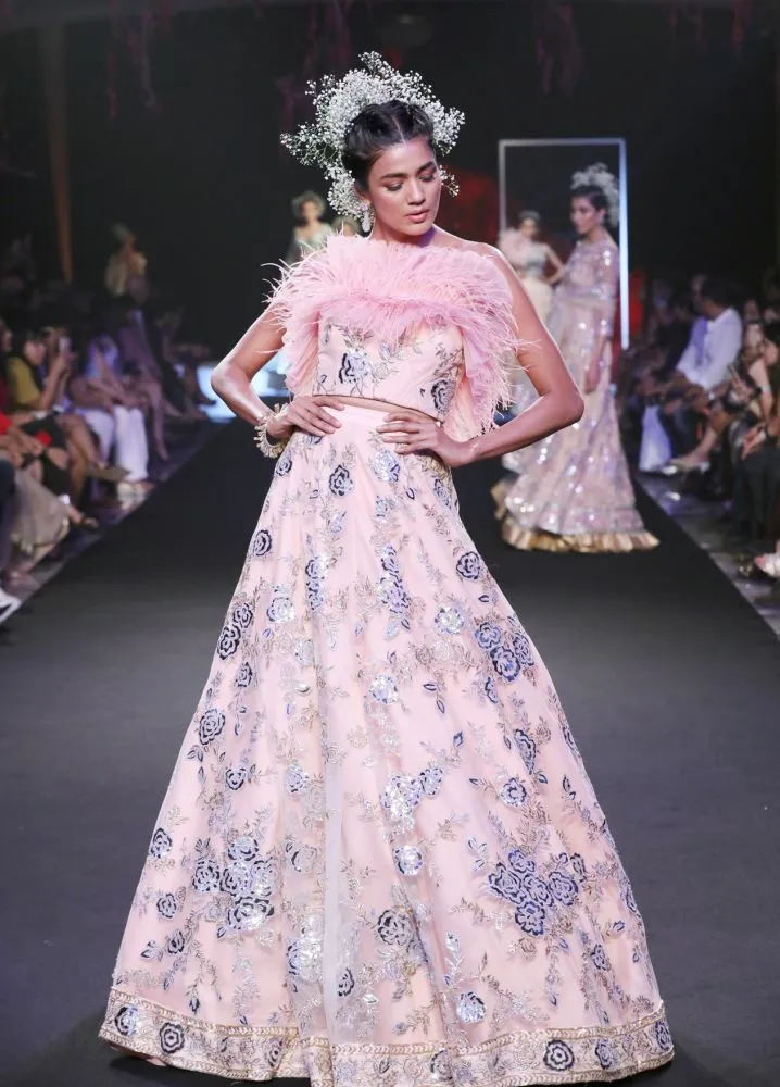 FDCI इंडिया कॉट्योर वीक 2019 में सुनीत वर्मा ने दिखाया अपना नया कलेक्शन अमारा