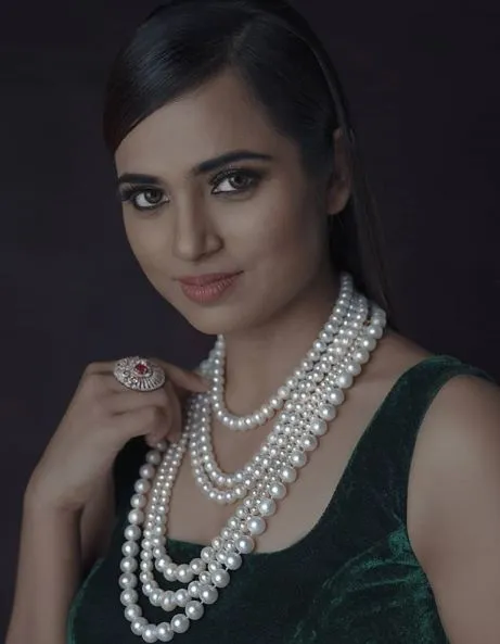 साउथ फ़िल्म की मशहूर एक्ट्रेस रम्या पंडियन की नूड तस्वीरें हुई इंटरनेट पर वायरल, मचा बवाला