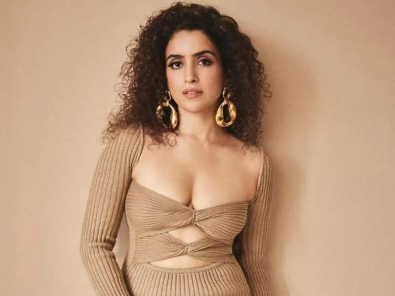 Sanya Malhotra celebrating her 32nd birthday actress movies net worth | Sanya  Malhotra Birthday: जब धर्मेश सर ने डांस शो सान्या मल्होत्रा को किया था  रिजेक्ट, फिर ऐसे बनीं दंगल गर्ल |