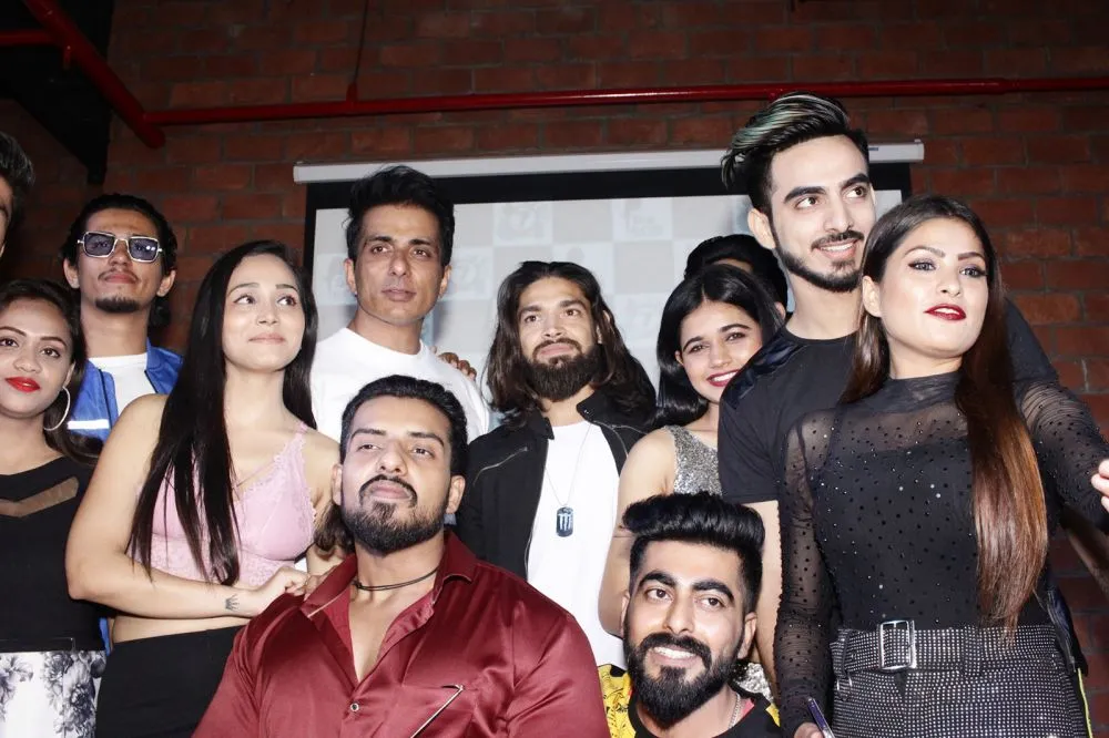 वसीम कुरैशी के रिएलिटी शो "मिस्टर एंड मिस सेवन स्टे‌ट्स" की सफलता के जश्न में सोनू सूद हुए शामिल