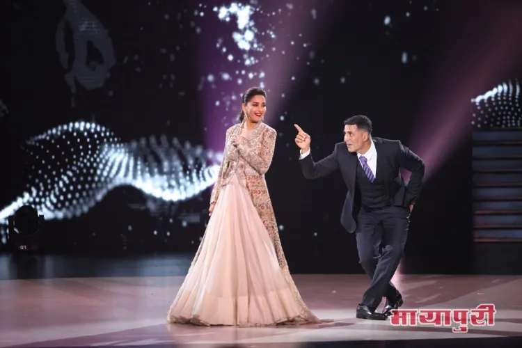 Akshay Kumar and Madhuri Dixit