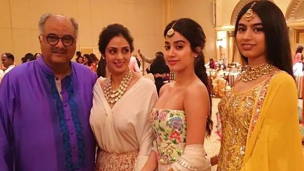 Janhvi Kapoor Reveals How Khushi Kapoor Supported Her & Family Post Mom  Sridevi's Demise - Filmibeat