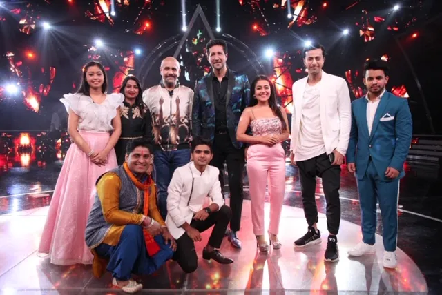 Judges with Indian Idol Contestant