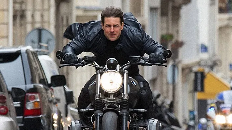 Tom Cruise की दो फिल्मों की रिलीज डेट हुई चेंज
