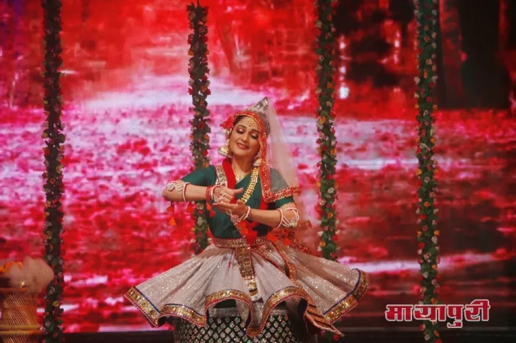 Actor-Danseuse Gracy Singh performs at ISKCON