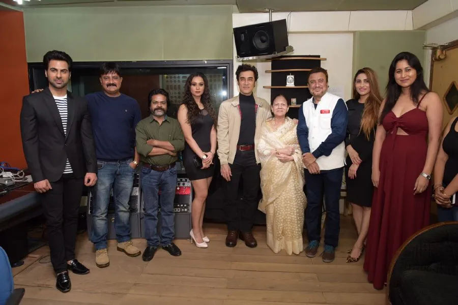 आमिर खान के भाई फैसल खान ने सिंगिंग में किया अपना डेब्यू