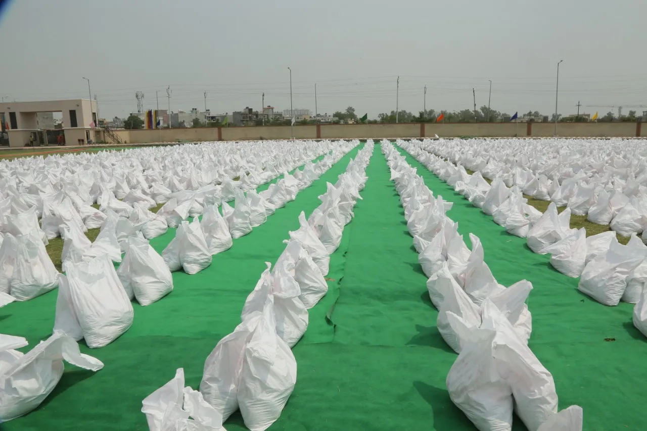 शेफ विकास खन्ना द्वारा होस्ट #FeedIndia द्वारा "बरकत" में दो मिलियन भोजन परोसा गया