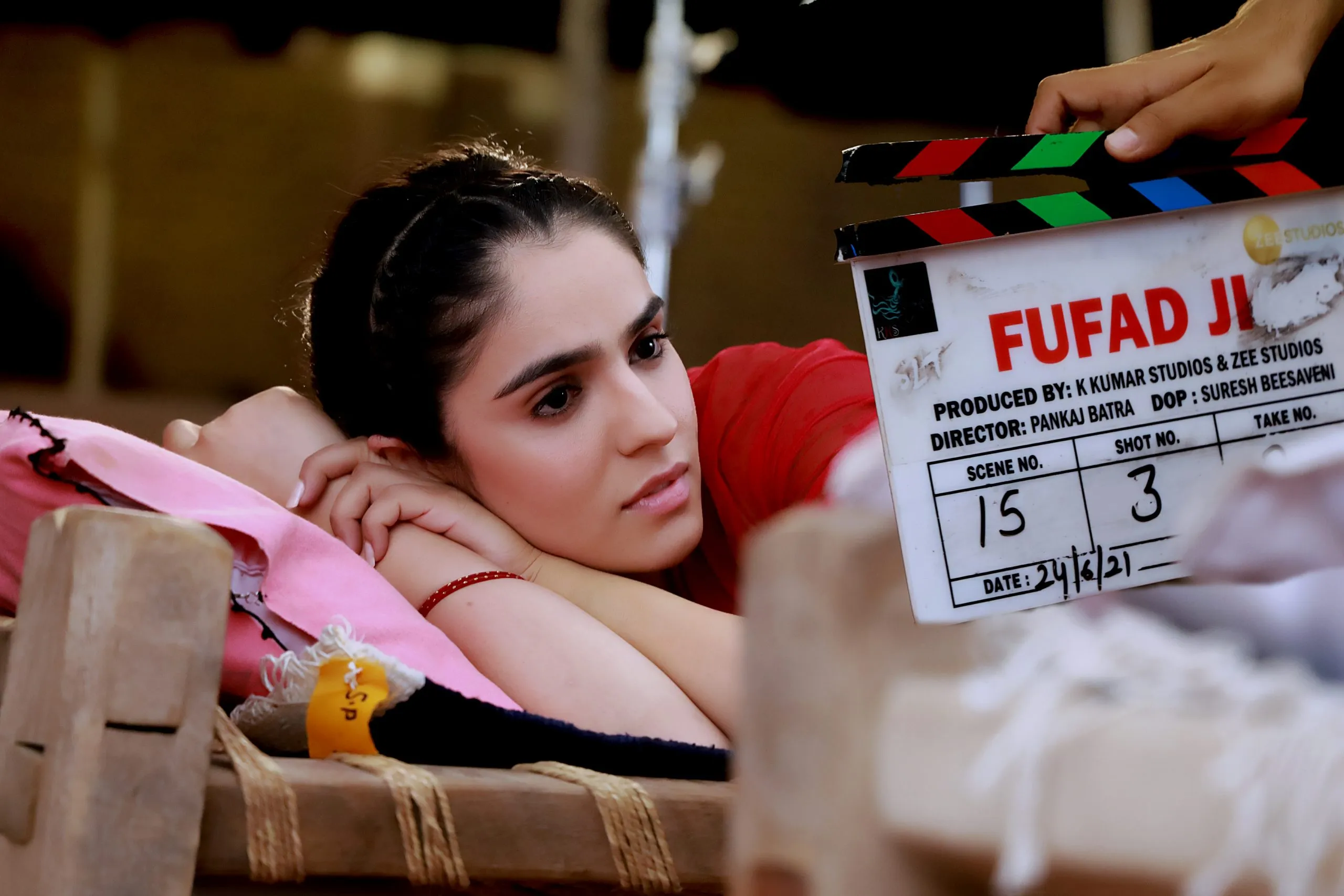 पंजाबी फिल्म "फुफ्फद जी" के सेट से अभिनेत्री सिद्धिका शर्मा का फर्स्ट लुक हुआ आउट