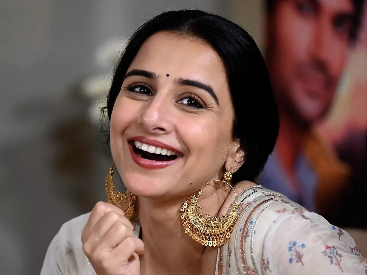 Vidya Balan reveals she got addicted to smoking after The Dirty Picture  said i love its smell विद्या बालन का चौंका देने वाला खुलासा, बोलीं- मुझे  सिगरेट पीने में मजा आता है,