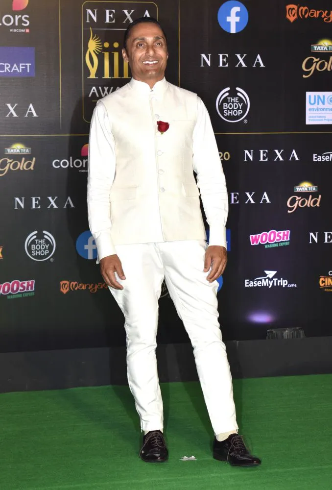 IIFA Awards 2019: आलिया-रणबीर, दीपिका-रणवीर से लेकर विक्की से सारा तक, जानिए किसे मिला कौन सा अवॉर्ड