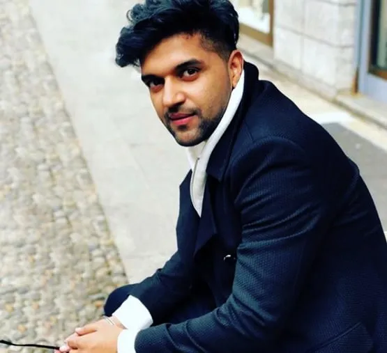 लॉकडाउन में इतना बदल गया गुरु रंधावा का लुक, शेयर की ट्रांसफॉर्मेशन फोटोज -  Entertainment AajTak