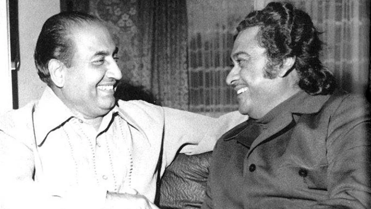Kishore Kumar को नापसंद करते थे Mohammad Rafi? बेटे ने बताया सच - mohammad  rafi s son declines rumours of rivalry betweem his father and kishore kumar  tmov - AajTak